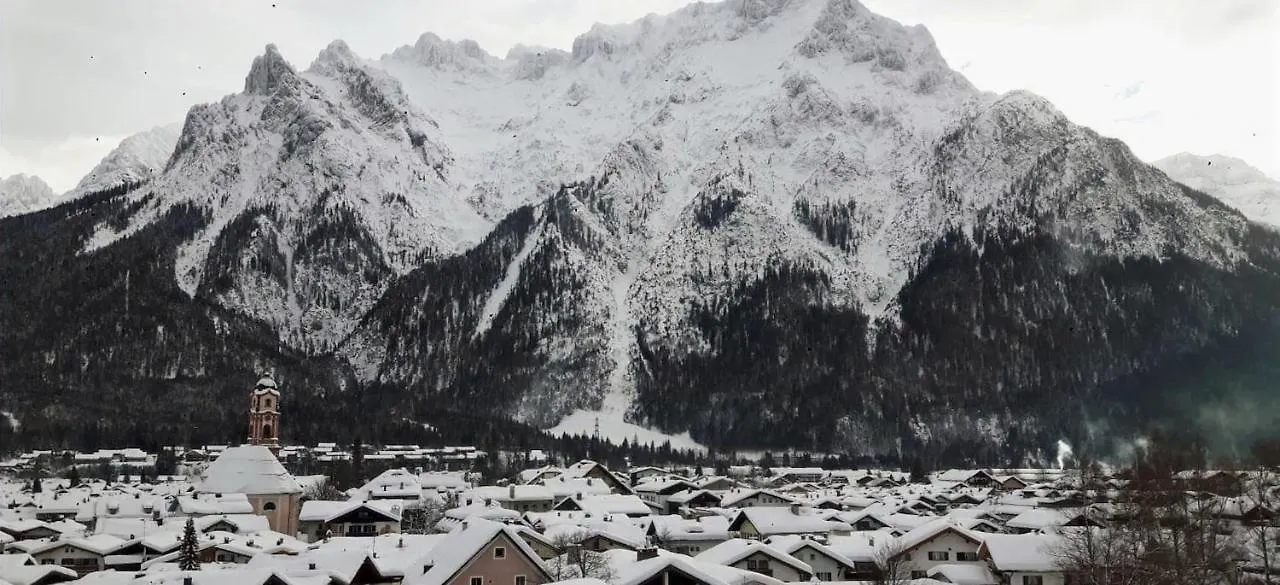 Apartament Ferienwohnung Bernstein Mittenwald Niemcy